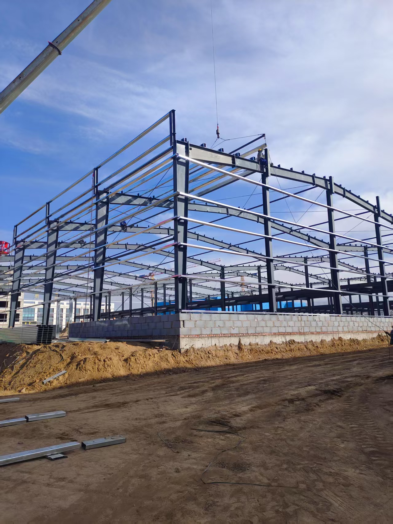 臨洮佳邦食品廠1#2#3#廠房檁條安裝