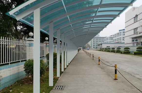 對于我們經常見到的鋼結構雨棚的使用中 對于價格的計算如何來搞定呢