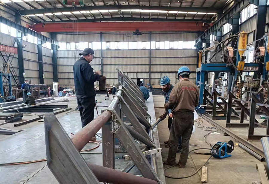 新建中衛至蘭州鐵路—蘭州新區南站鋼結構挑檐